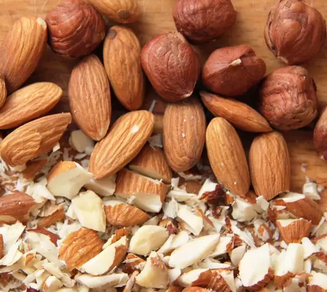 Almond sareng hazelnuts kanggo poténsial